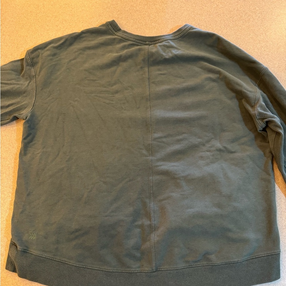 All in Motion Women's Green Crewneck Sweatshirt with pockets - Picture 5 of 8